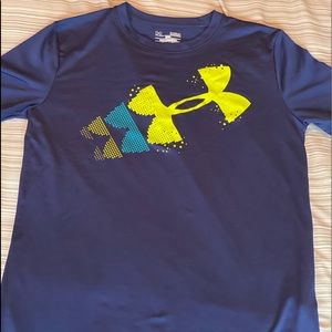 Boys Youth Large Under Armour T-shirt